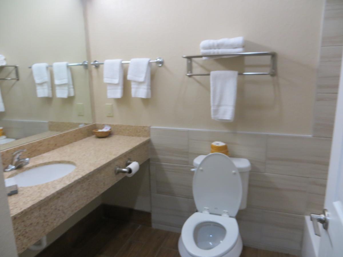 Scottish Inn & Suites 贝敦 外观 照片